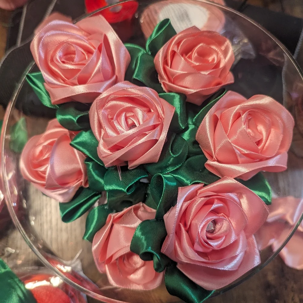 Forever Roses Pen - Picture 2 of 3